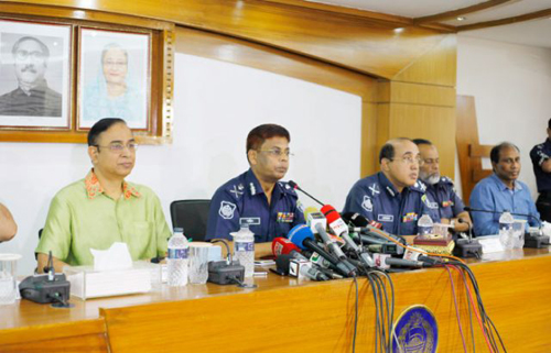 Bangladesh thu giữ hàng chục khẩu súng máy do Trung Quốc sản xuất ở thủ đô Dhaka ảnh 1